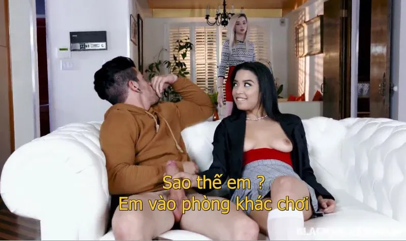 Anh mới dạo đầu thôi mà em đã cong người co giật sung sướng